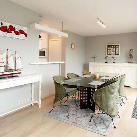 Spacious With Terrace Apartment Middelkerke