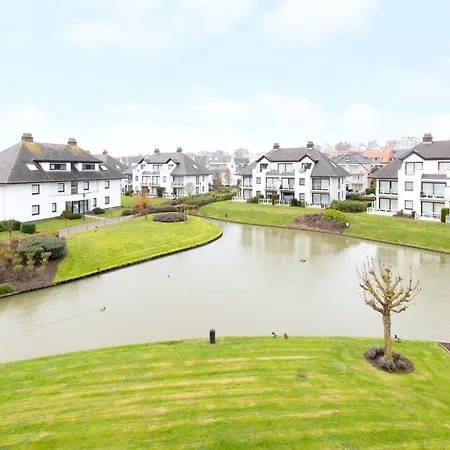Apartment Spacious With Terrace Middelkerke